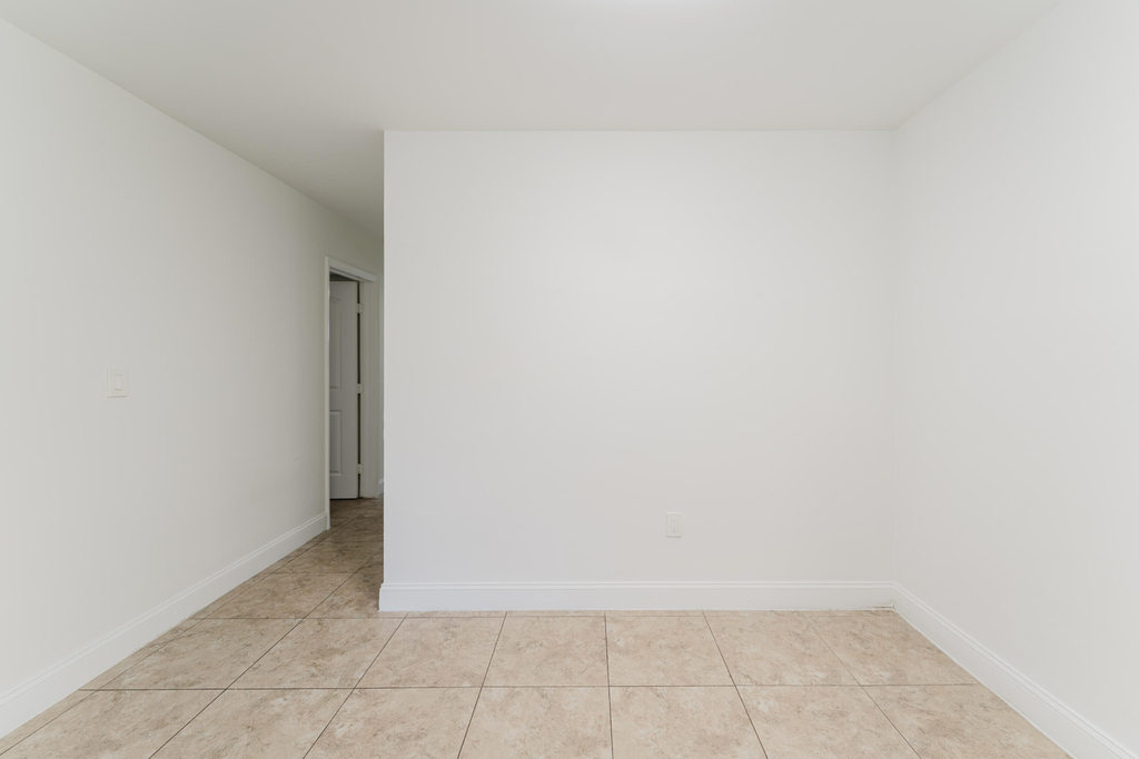 601 Sw 2nd Avenue - Photo 15