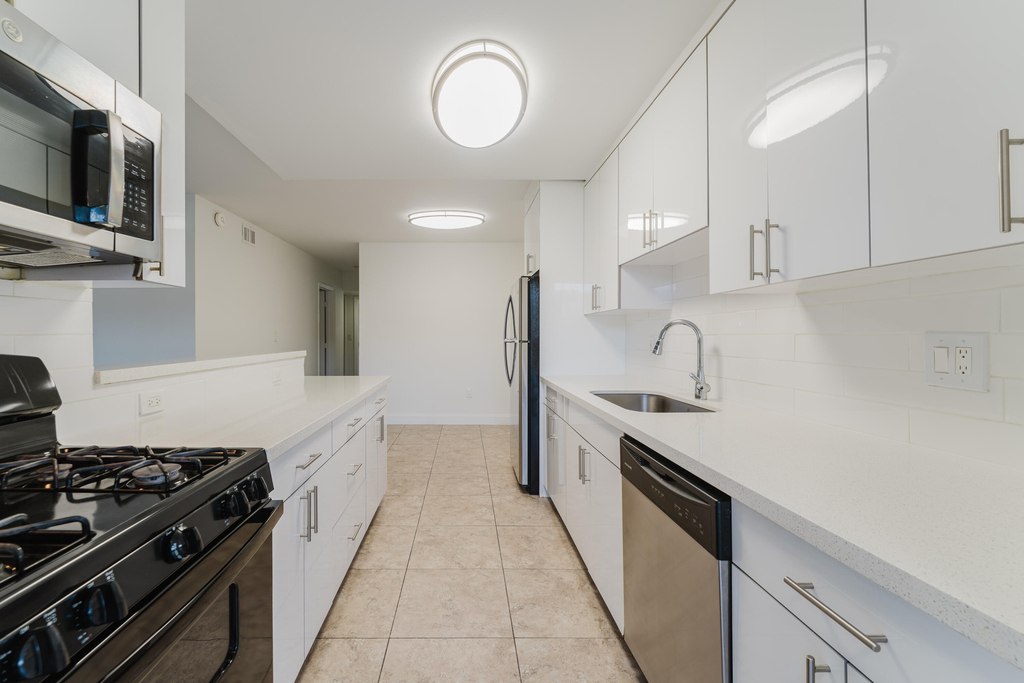 601 Sw 2nd Avenue - Photo 14