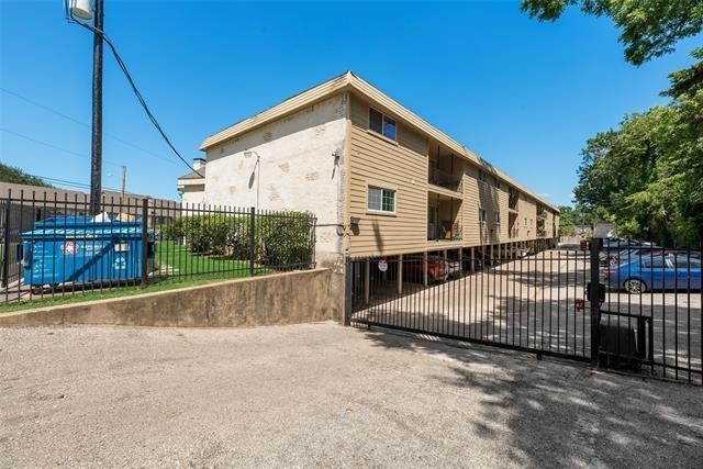 5109 Cedar Springs - Photo 17