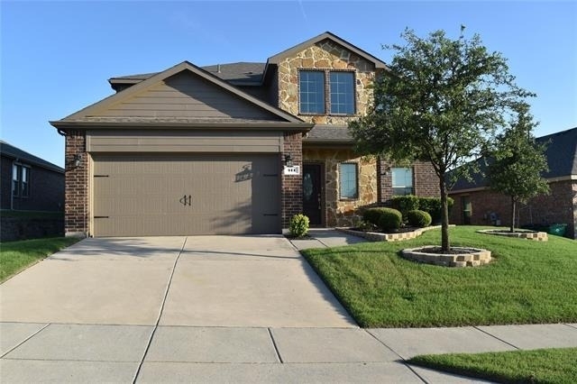 411 Paddock Lane - Photo 0