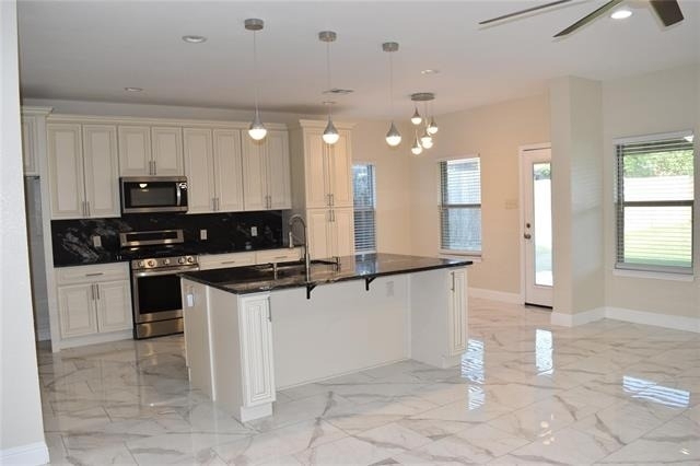 411 Paddock Lane - Photo 5