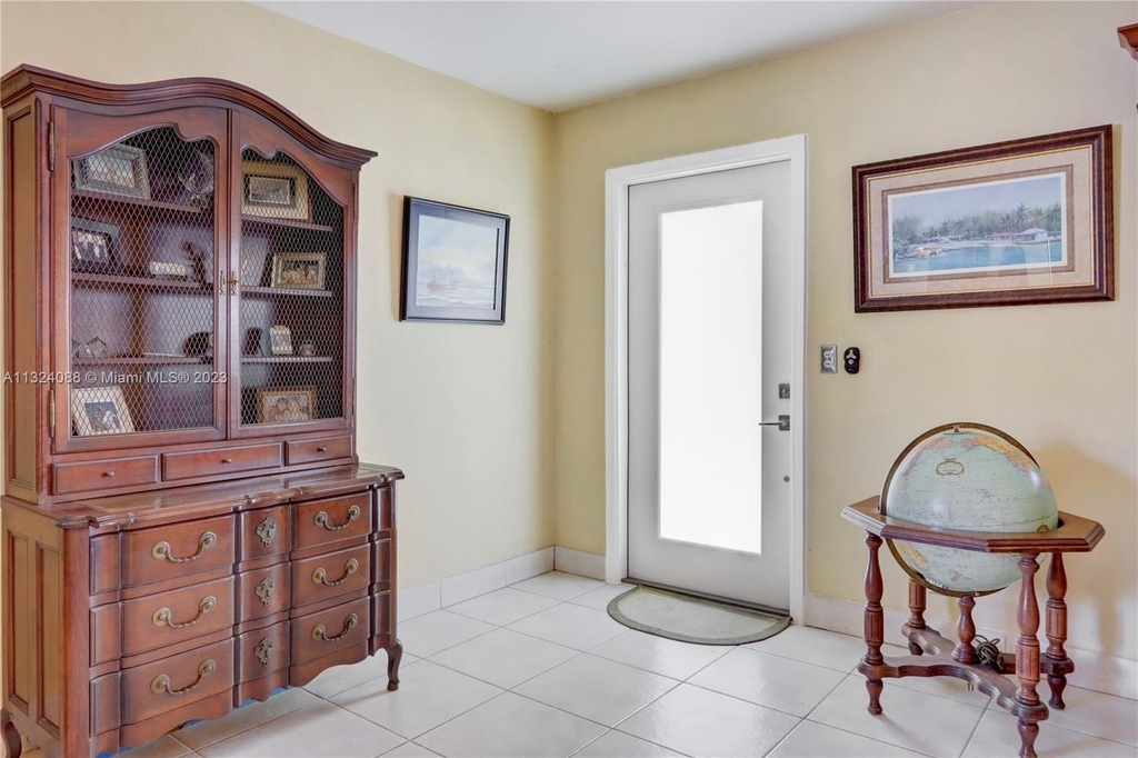 694 Brittany Park - Photo 2