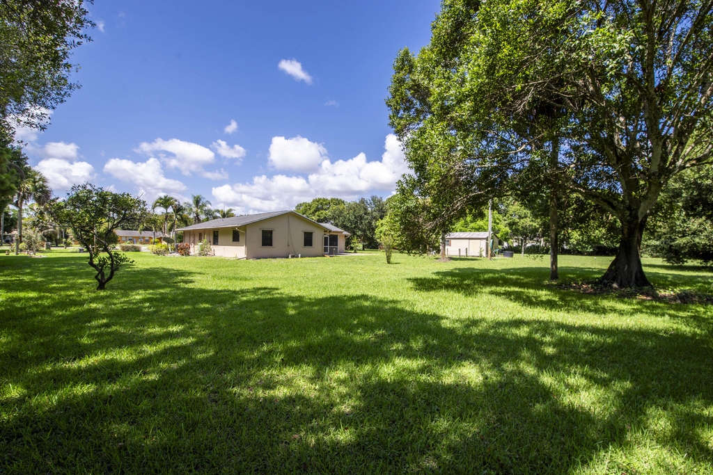 7107 181st Street N - Photo 25