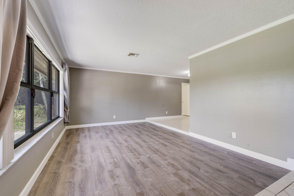 7107 181st Street N - Photo 5