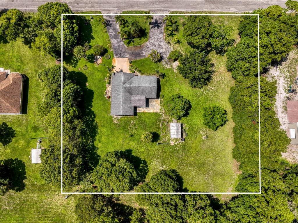 7107 181st Street N - Photo 1
