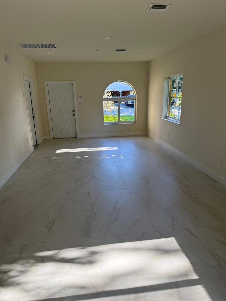 2999 Nw 9th Street - Photo 1