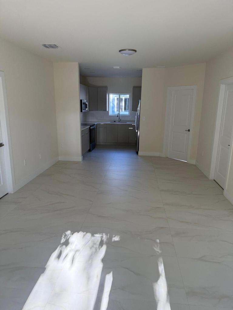 2999 Nw 9th Street - Photo 3