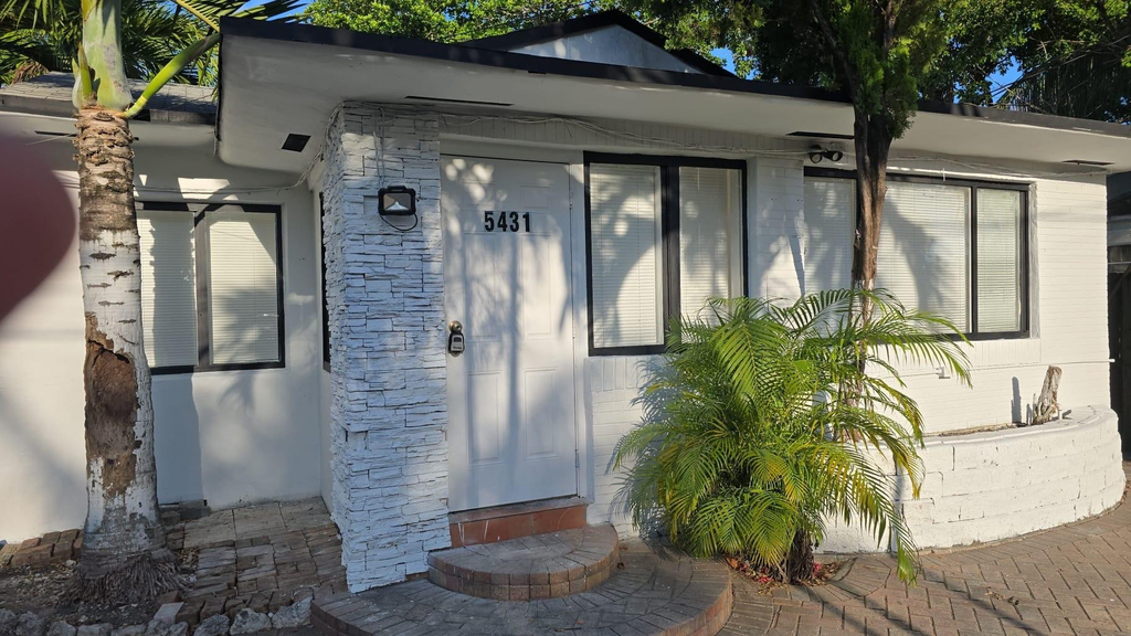 5431 Nw 30th Avenue - Photo 2