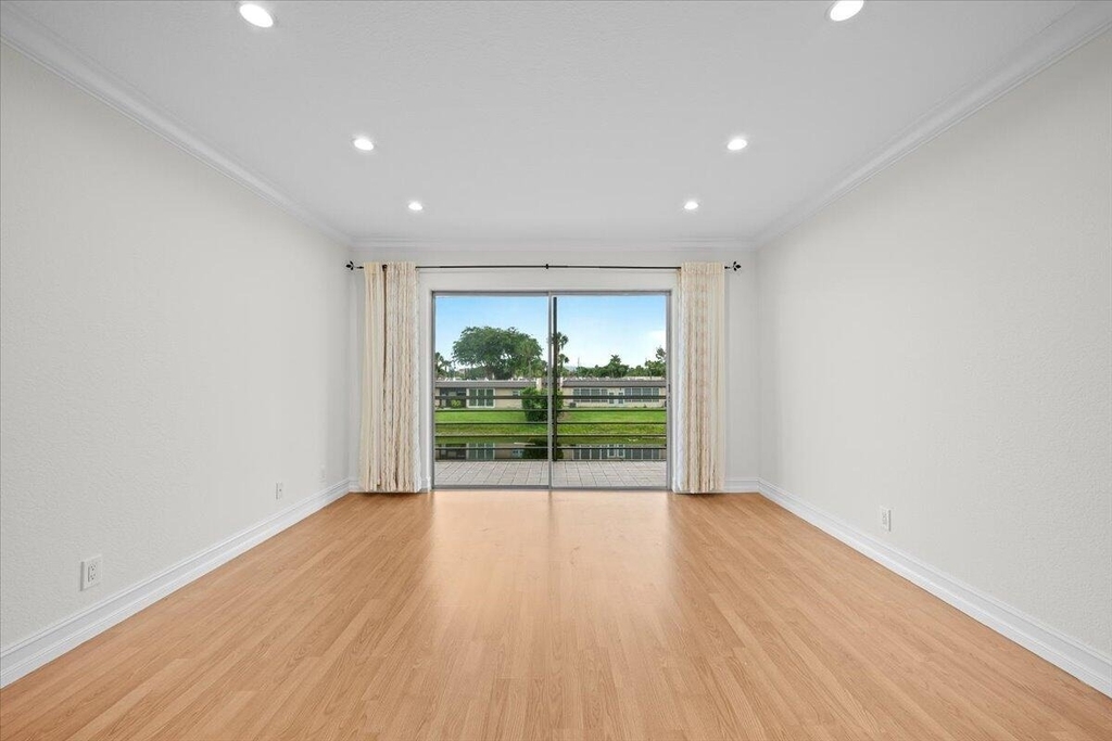 190 Lake Evelyn Drive - Photo 5