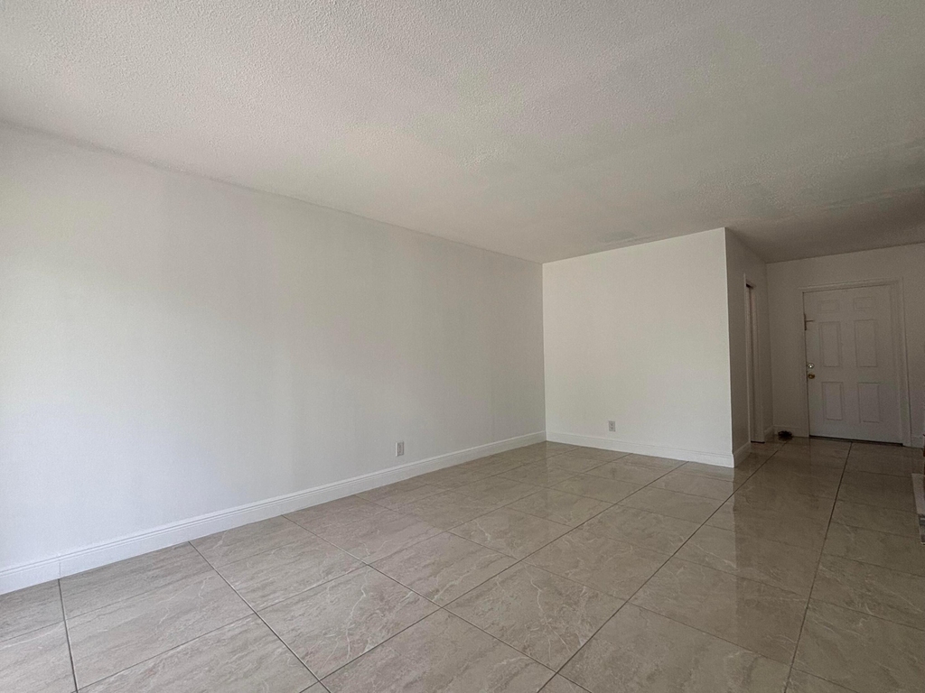 491 Nw 42nd Avenue - Photo 10
