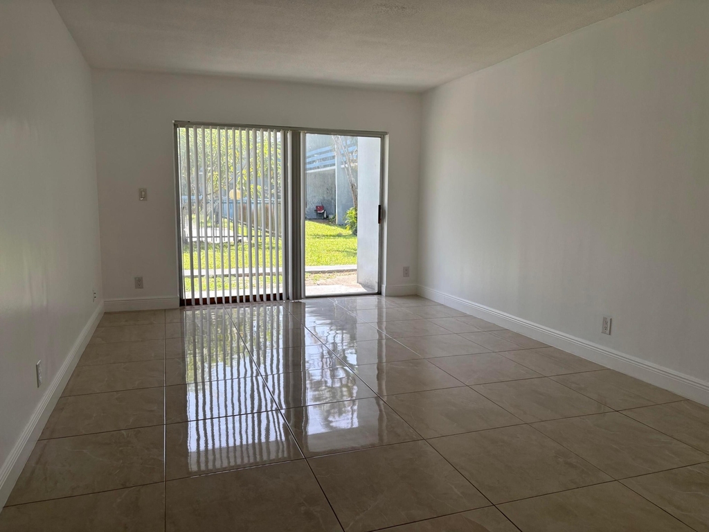 491 Nw 42nd Avenue - Photo 8