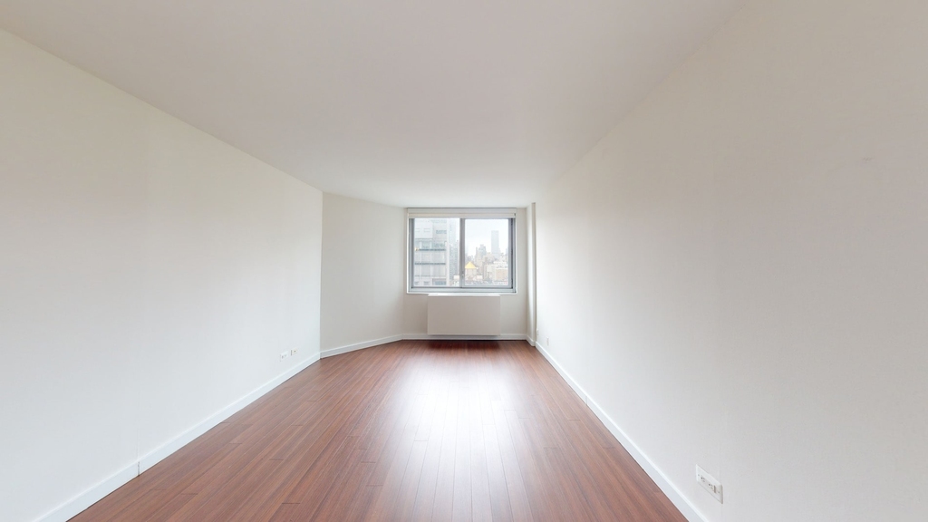 401 E 34th St - Photo 4