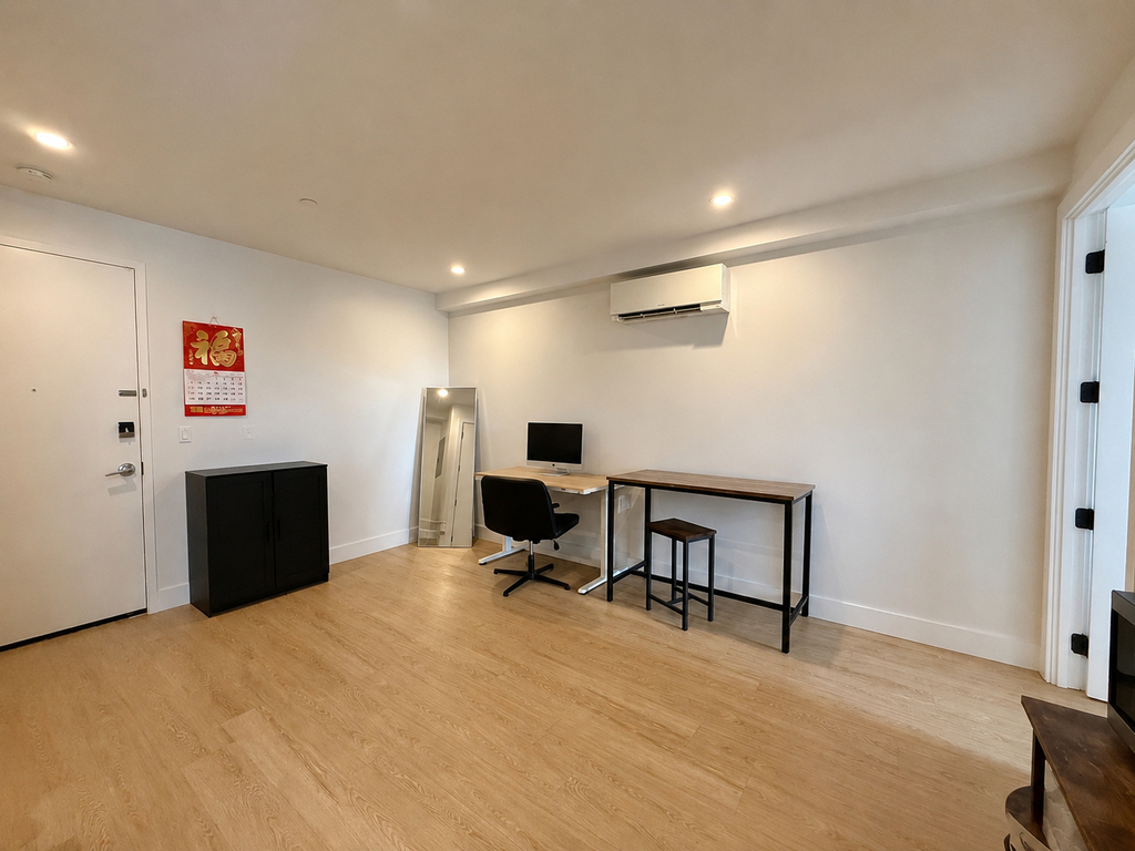 1351 Brooklyn Avenue - Photo 4