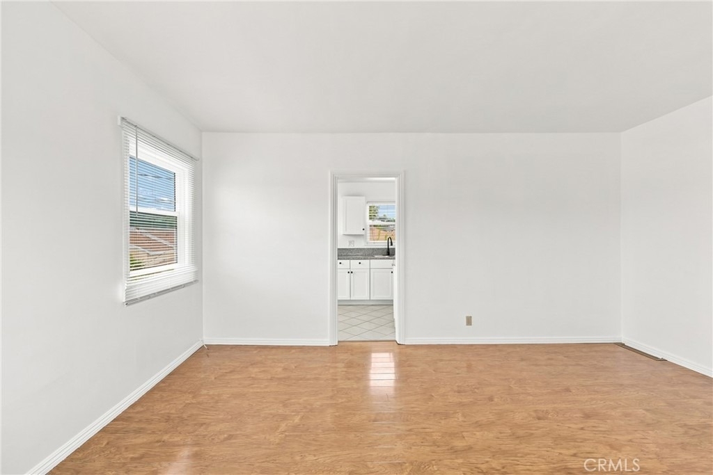 219 W Riggin - Photo 9