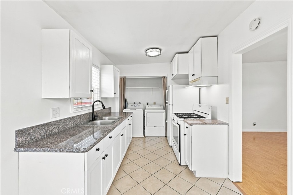 219 W Riggin - Photo 16