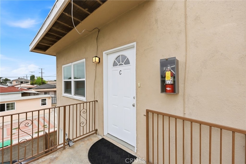 219 W Riggin - Photo 5