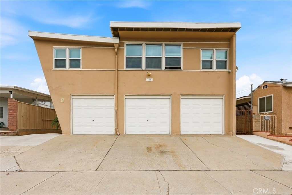219 W Riggin - Photo 0
