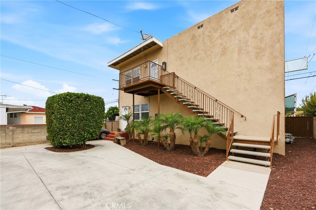 219 W Riggin - Photo 4