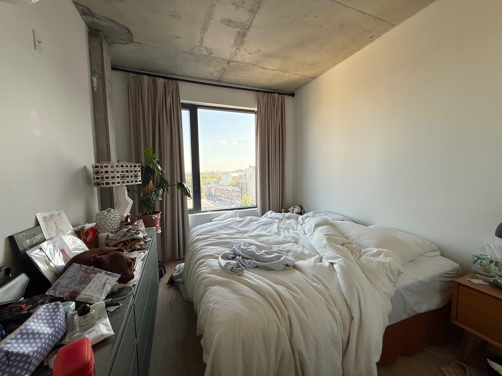 815 Flatbush Avenue - Photo 2