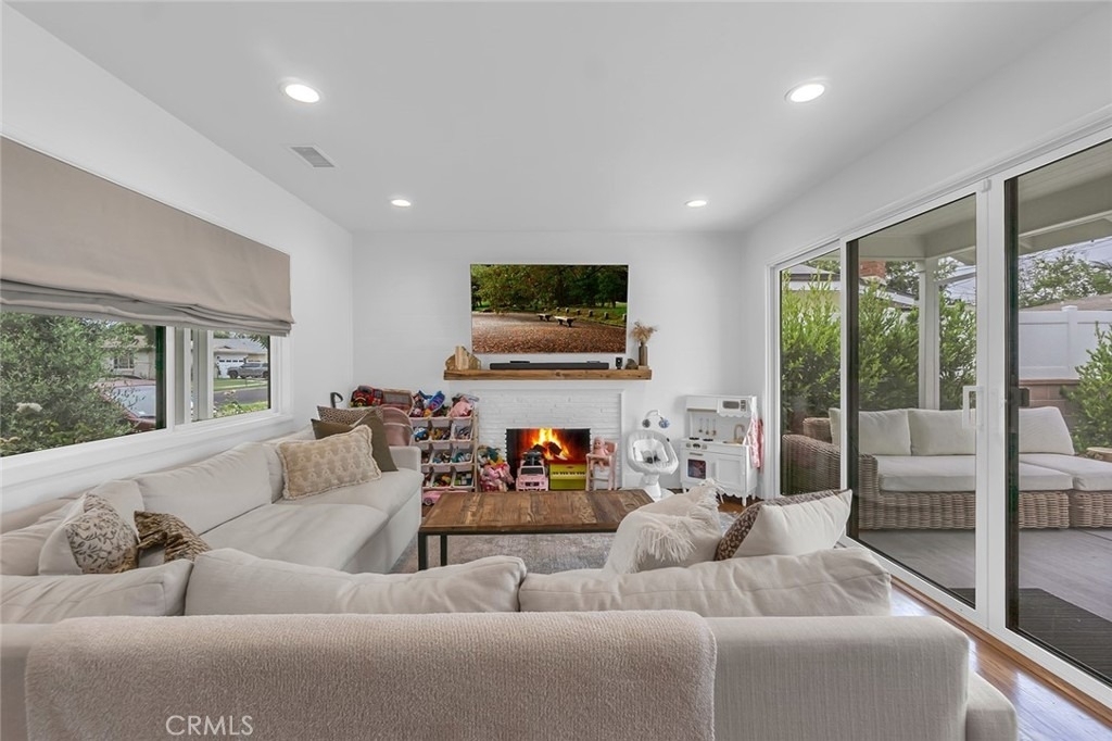 3220 Iroquois Ave. - Photo 8