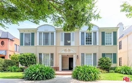 212 S Reeves - Photo 0