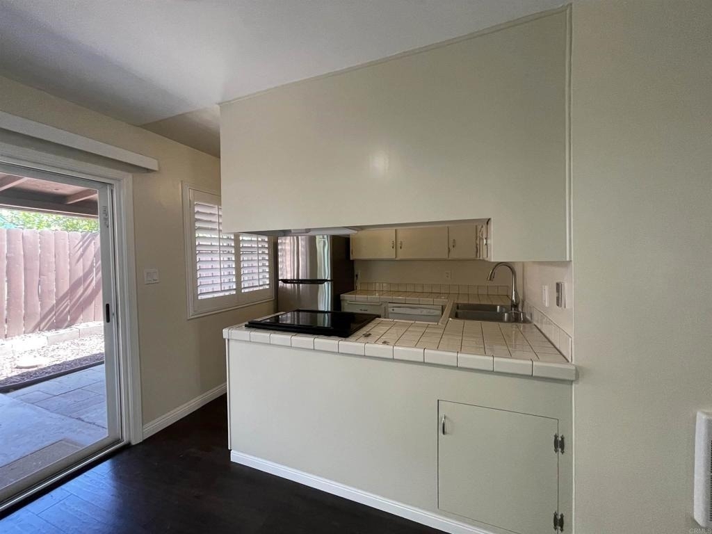 270 H Street - Photo 4