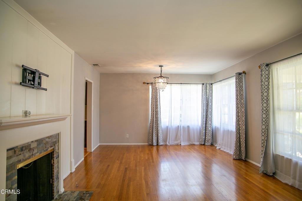 7601 Flight Avenue - Photo 2