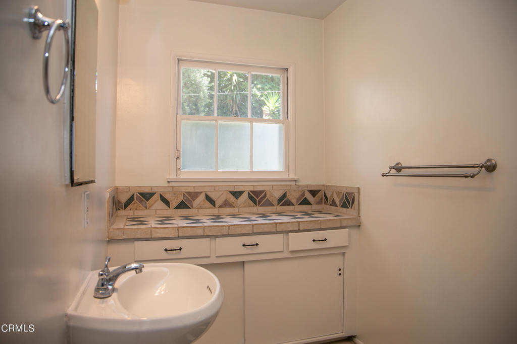 7601 Flight Avenue - Photo 24