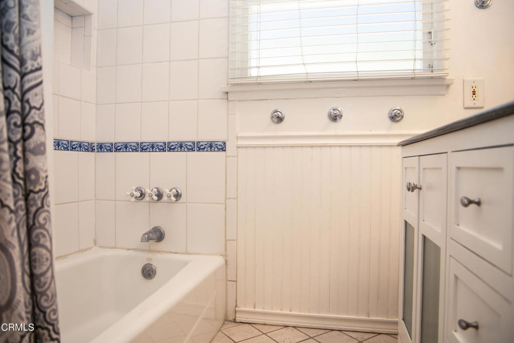 7601 Flight Avenue - Photo 18