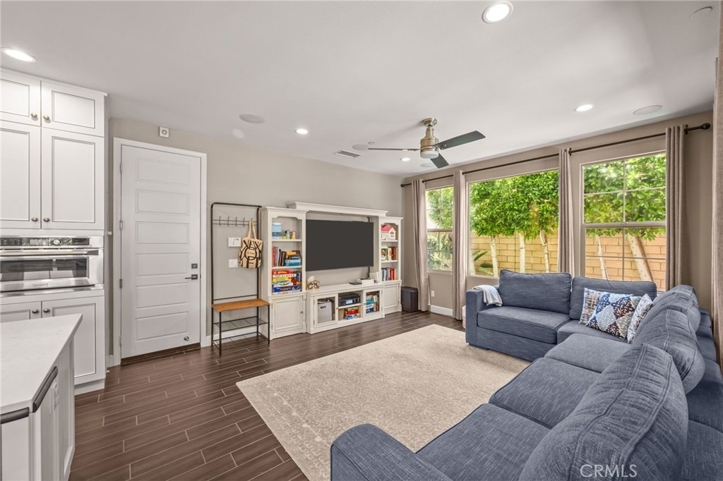 357 Laurel - Photo 4