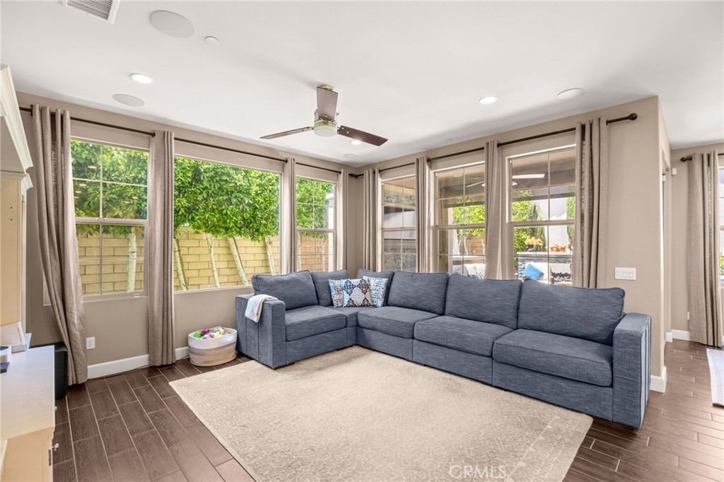 357 Laurel - Photo 1