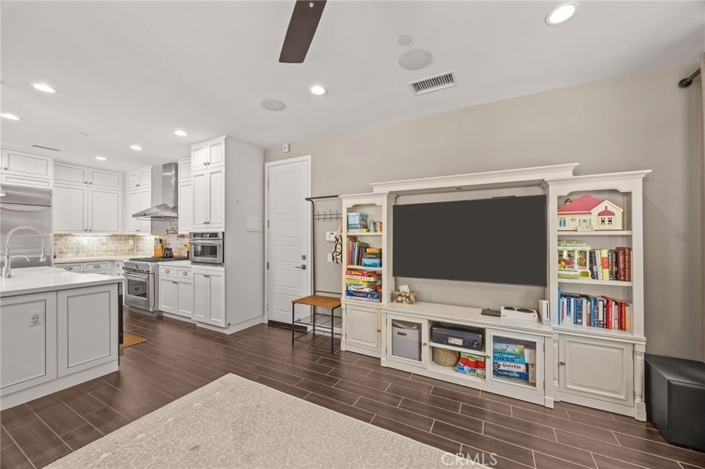 357 Laurel - Photo 3