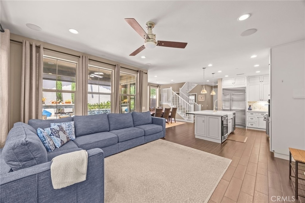 357 Laurel - Photo 2