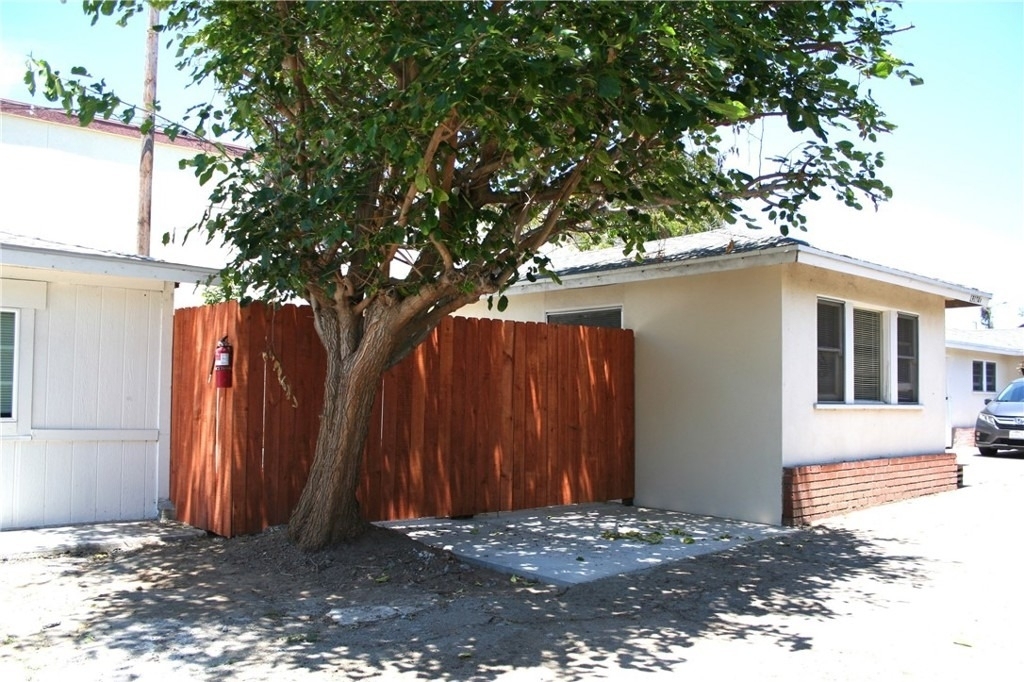 19154 Beach Boulevard - Photo 18