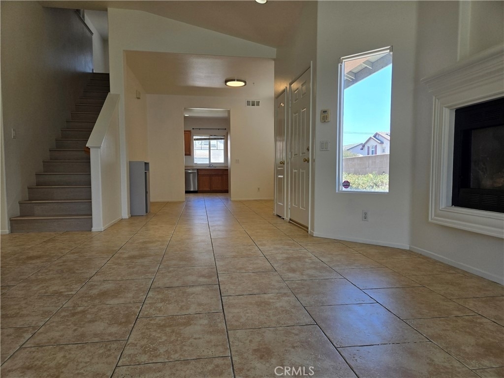 481 N Pinewood - Photo 3