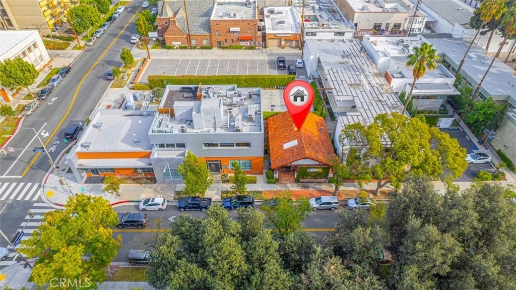 208 S Louise Street - Photo 0
