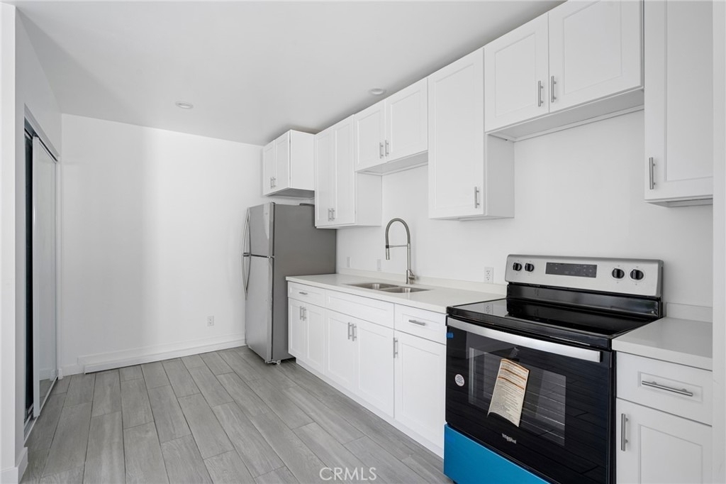 2926 Fairmount Avenue - Photo 0
