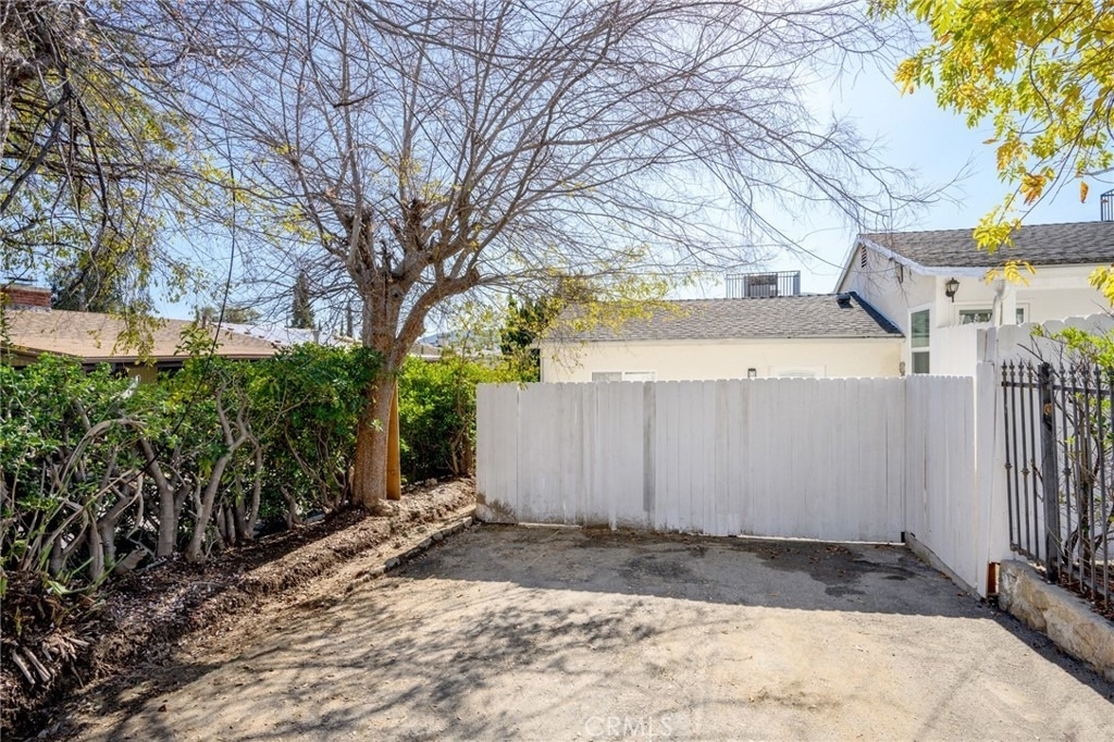 2926 Fairmount Avenue - Photo 10