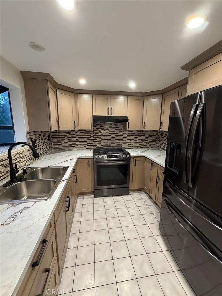 2032 S Bon View Avenue S - Photo 16