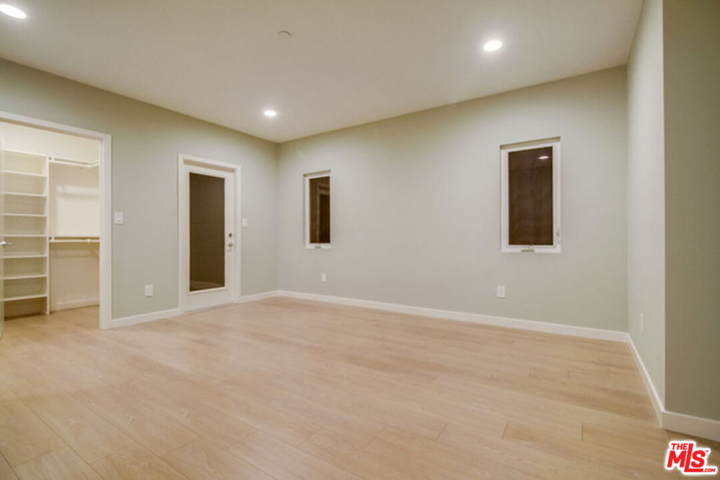 6119 Fountain Avenue - Photo 3