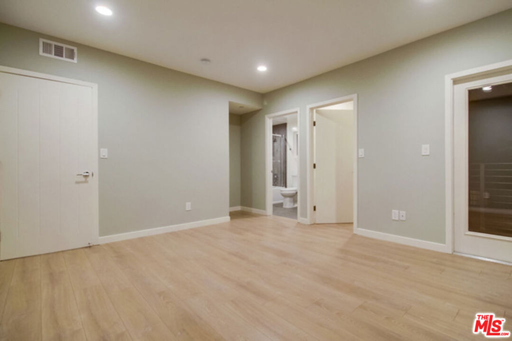 6119 Fountain Avenue - Photo 7