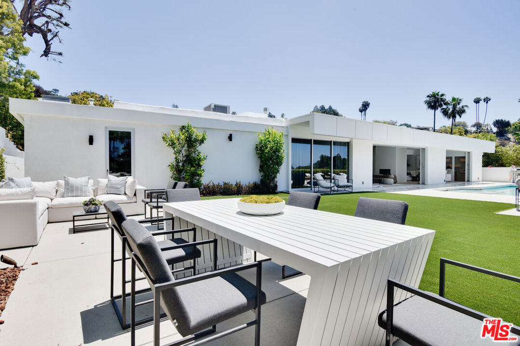 8908 Alto Cedro Drive - Photo 33