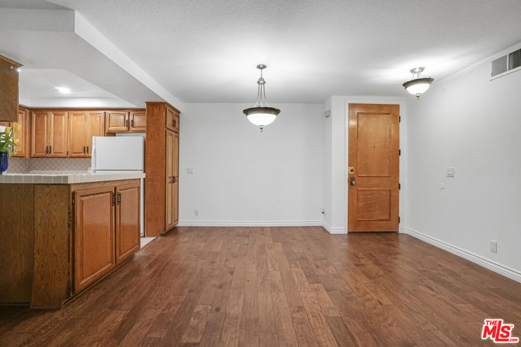 8512 Tuscany Avenue - Photo 7