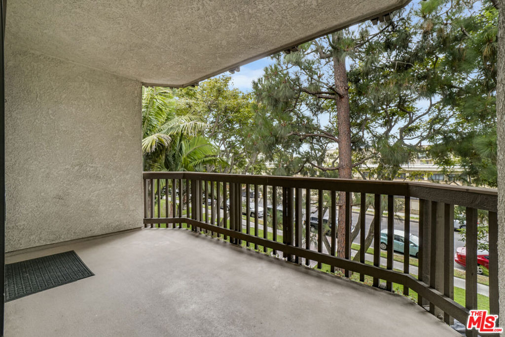 8512 Tuscany Avenue - Photo 4