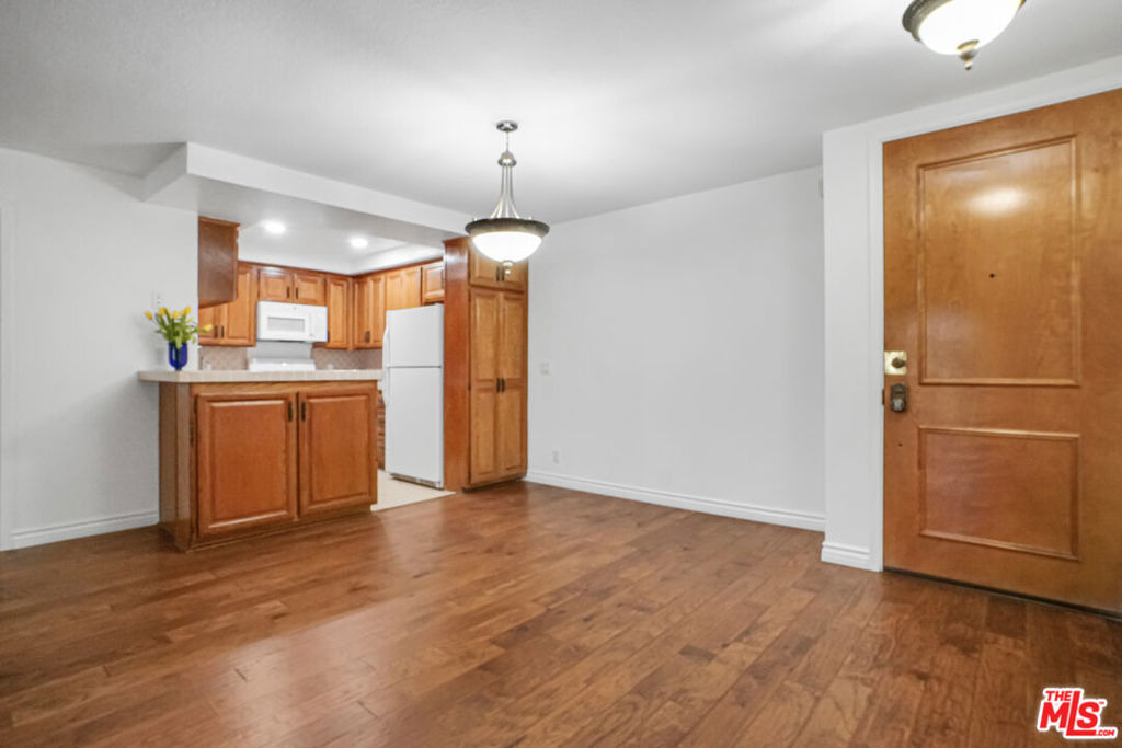 8512 Tuscany Avenue - Photo 8