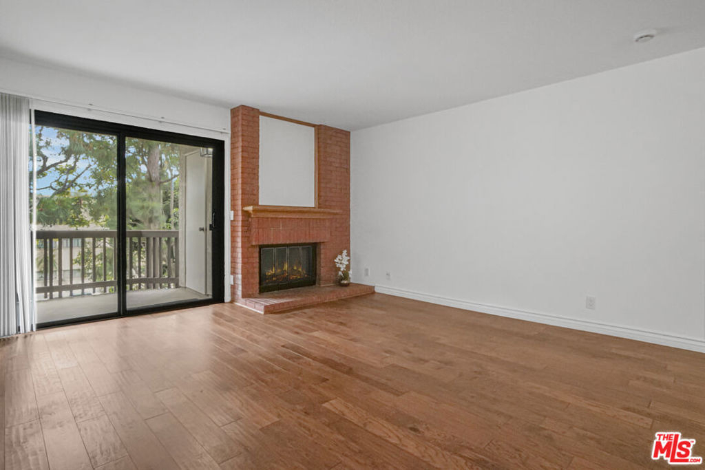 8512 Tuscany Avenue - Photo 2