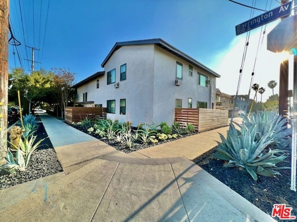 903 S Barrington Avenue - Photo 1