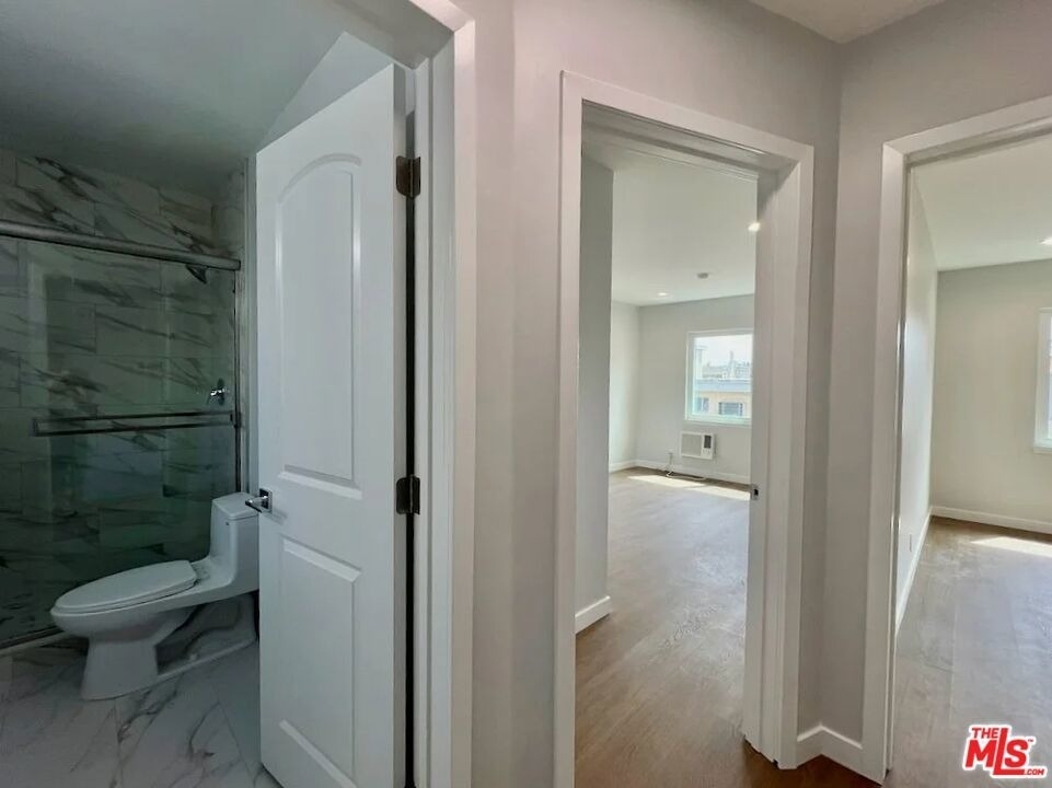 903 S Barrington Avenue - Photo 18