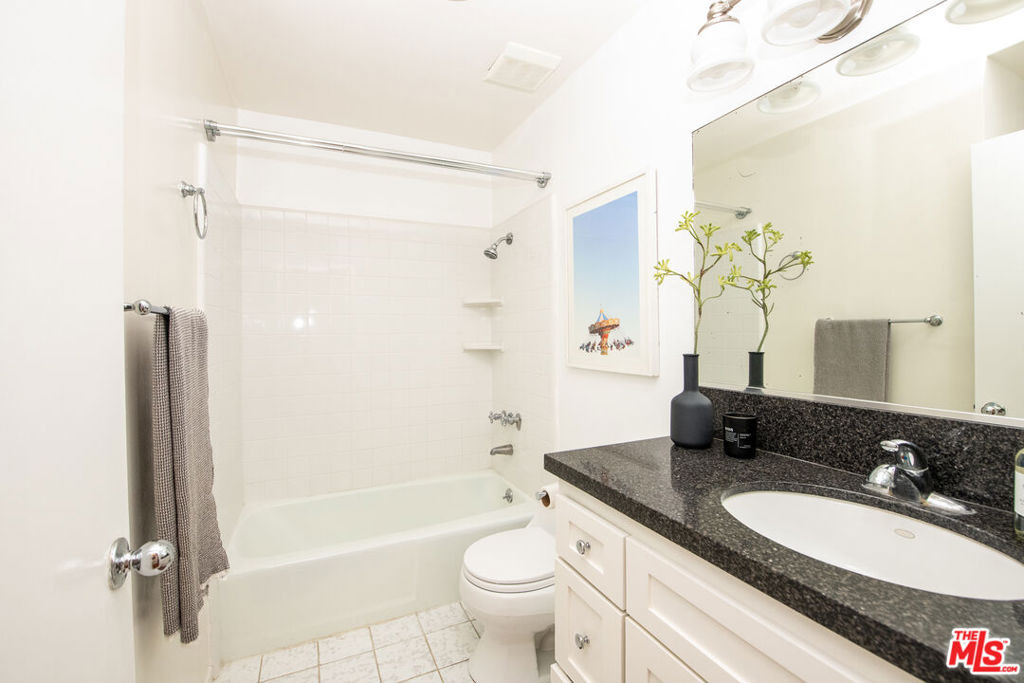 608 Idaho Avenue - Photo 12