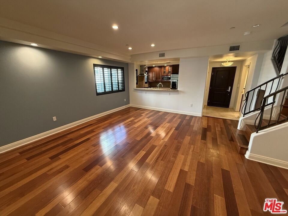 5401 Morella Avenue - Photo 1